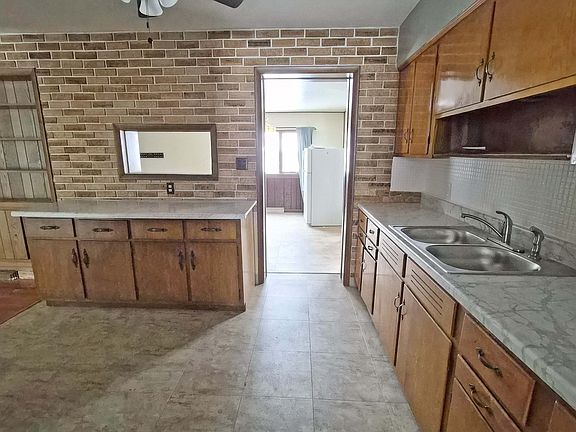 4th image of 2689 Sierra Dr
