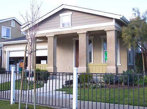 1st image of 737 Crocket Dr