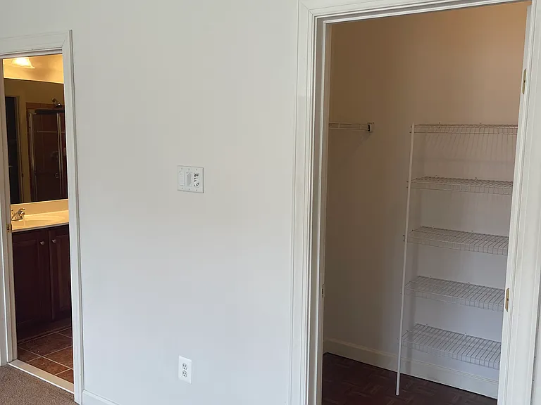 328 Munahan Cir #B — Photo 13