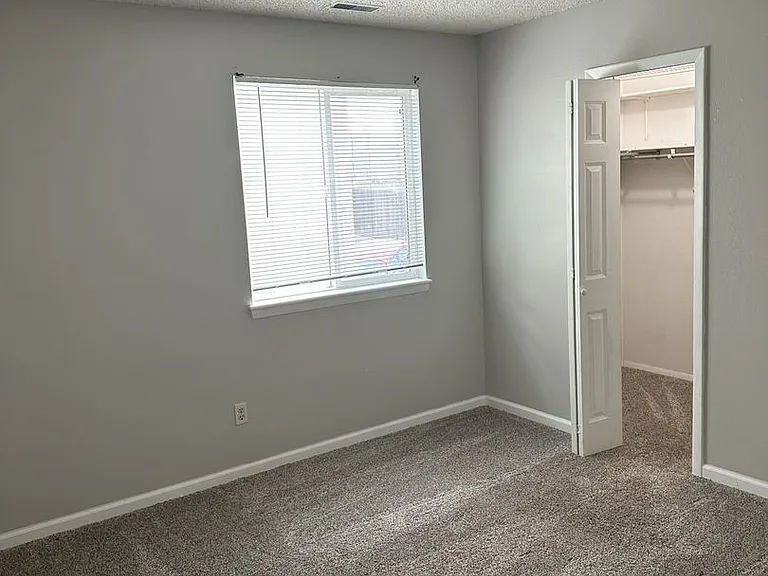 1785 Zebulon Dr — Photo 14