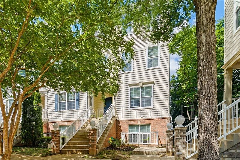 1st image of 11308 King George Dr #6