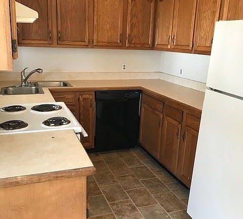 3rd image of 228 Black Hawk Cir #A