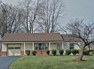 5048 Black Swan Dr, Shawnee, KS 66216