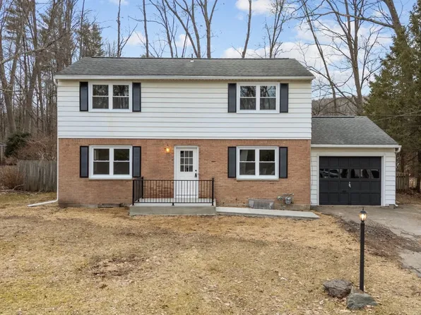 250 Ridgefield Rd, Endicott, NY 13760