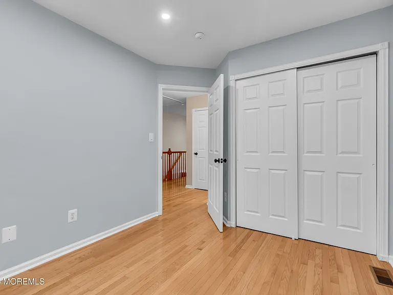 31 Lexington Ct — Photo 25