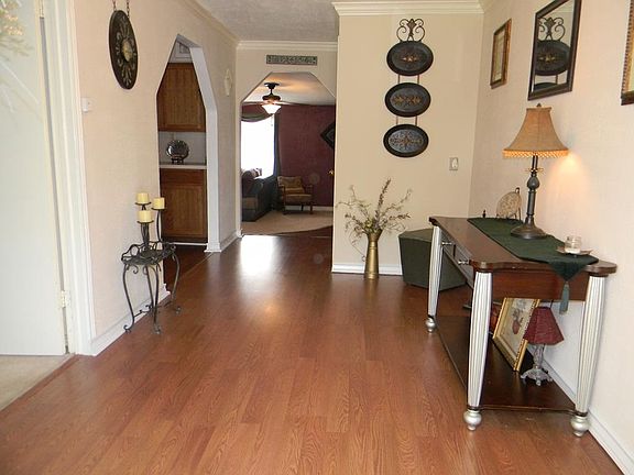 4th image of 2601 S Crockett Dr