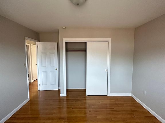 3rd image of 223 Fairfield St #2B