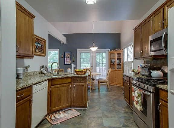 5th image of 2521 Winder Dr