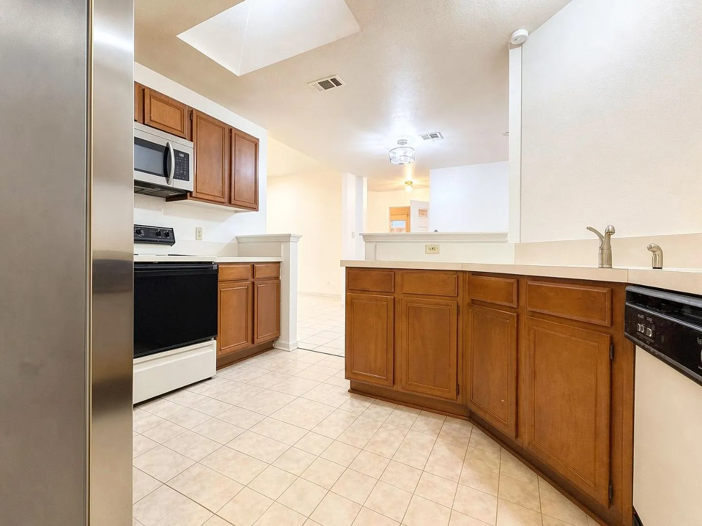 Beautiful 3 bedroom/2bathroom home in Temple! — Photo 3