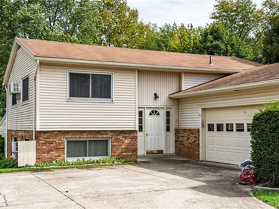 3rd image of 145 Wyndcrest Ct
