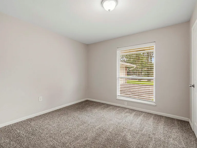 1930 Redway Ln — Photo 17