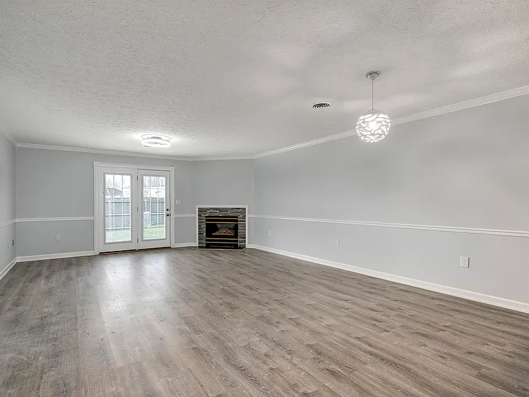 101 Pinewood Dr #1 — Photo 7
