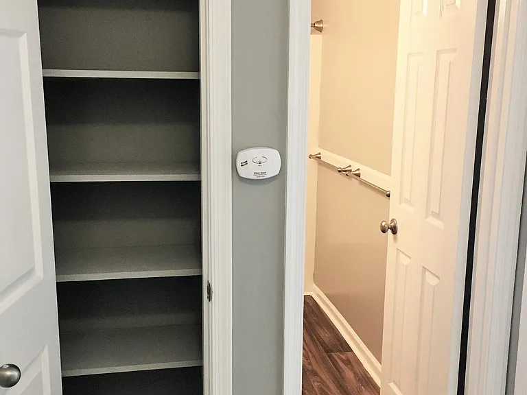 510 Sherwood Ct — Photo 3