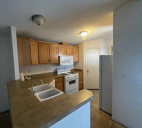 3rd image of 320 Sunny Hills Dr