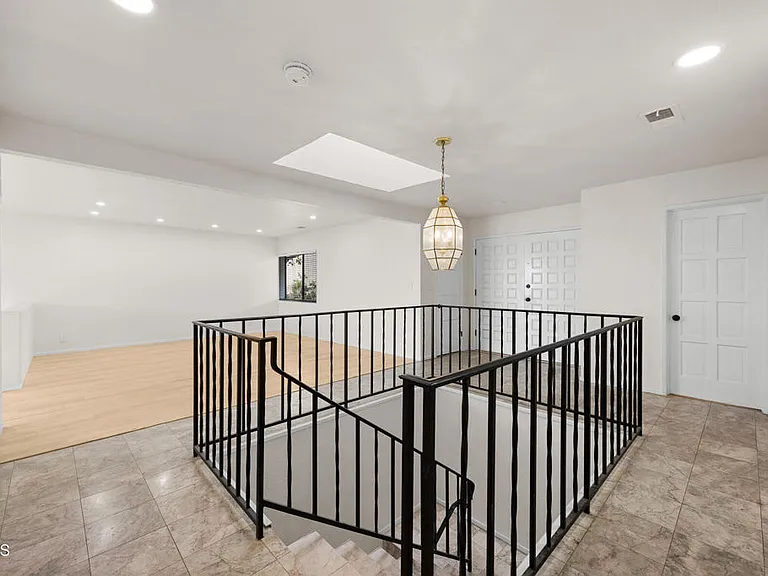 534 Alta Vista Ave — Photo 4