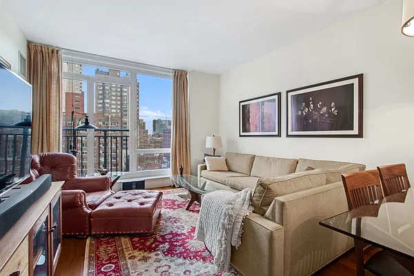 Rented by Compass | media 16