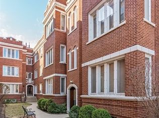 717 Washington Blvd APT 2A, Oak Park, IL 60302