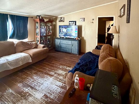 2nd image of 721 Richardson Rd