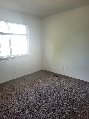 4915 Universal Dr #1 Photo 1