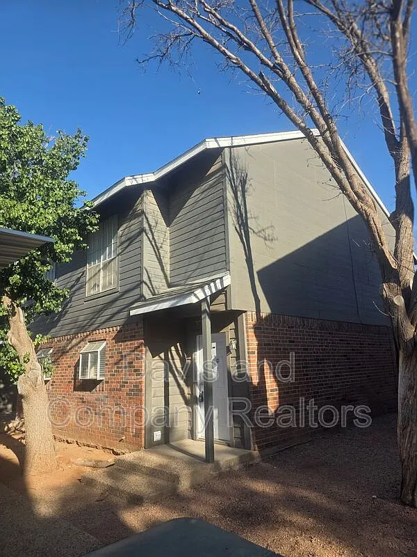 2 bed, 2.0 bath, 1047 sqft, $1,850 — Photo 2