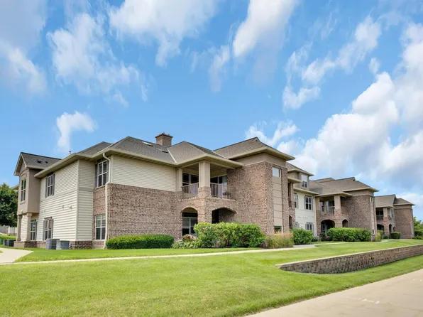 3053 West Drexel AVENUE #124, Franklin, WI 53132