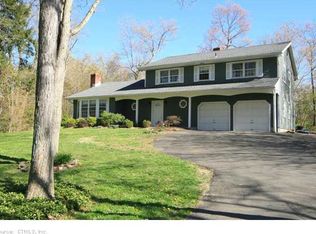 17 Old Farm Rd, Oxford, CT 06478