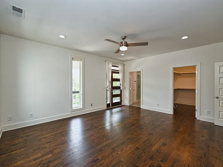 407B Moore Ave — Photo 13