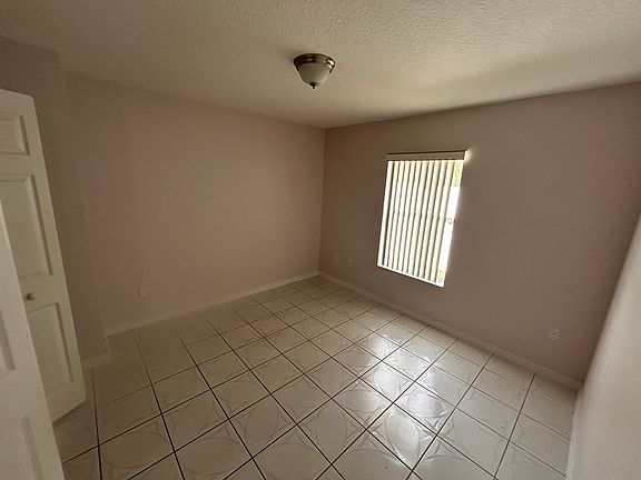 5th image of 9 Ryall Ln #B