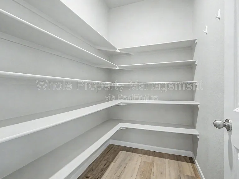 2291 Peregrine Dr — Photo 9