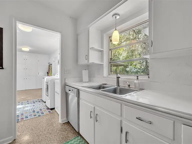 1850 Whitehall Dr — Photo 13