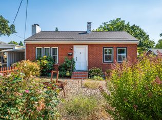 711 NE Wharton Dr, Grants Pass, OR 97526