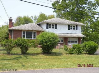 11 Alta Rd, Albany, NY 12205