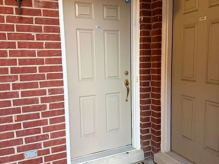 1137 Brent Rd — Photo 3