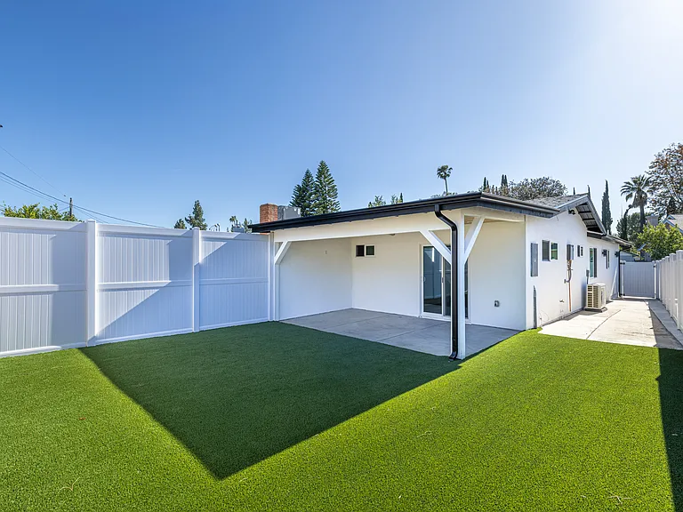 23021 Covello St — Photo 8