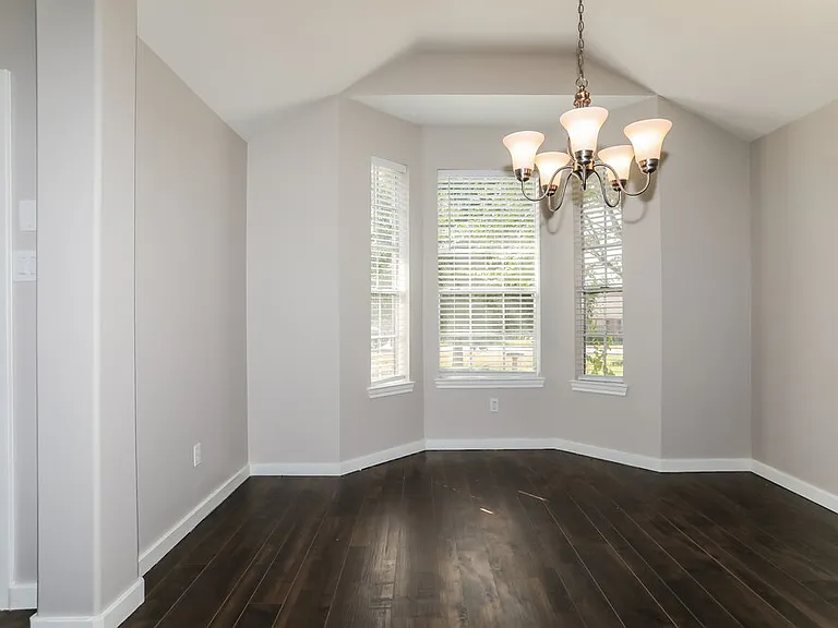 311 Lake View Dr — Photo 5