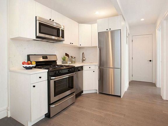4th image of 18 Avenue A #5B