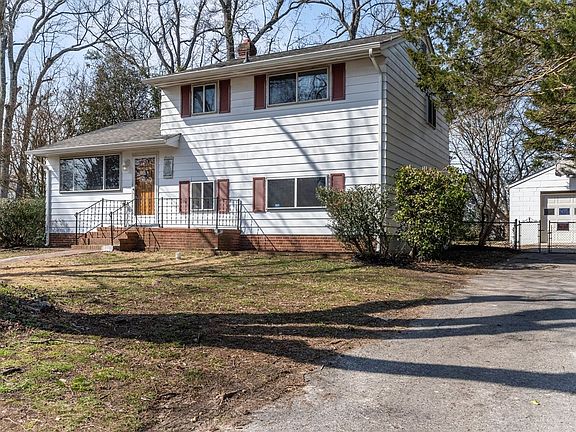 5th image of 9524 Gardenia Dr