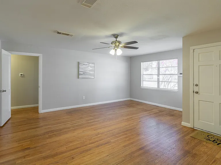 313 Evans St — Photo 11