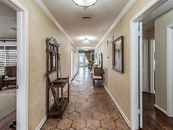 5th image of 3102 Country Club Blvd