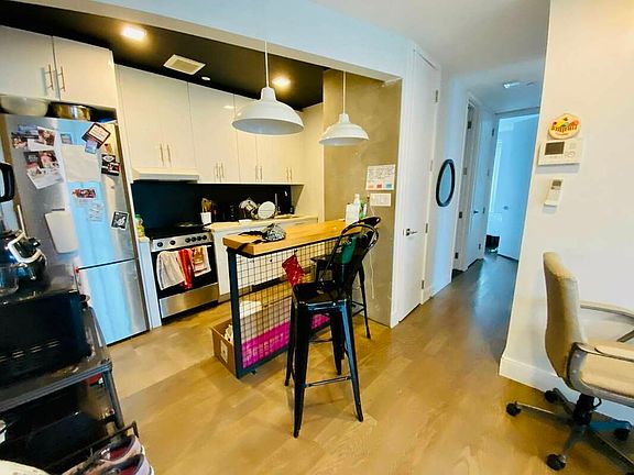 5th image of 28 Wilson Ave #2F