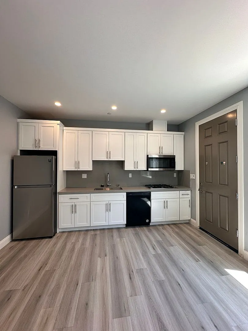 Building Photo - 1707 Heirloom St #B