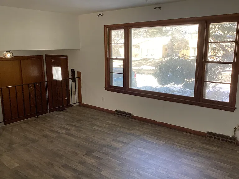 108 Rosewood Dr — Photo 5