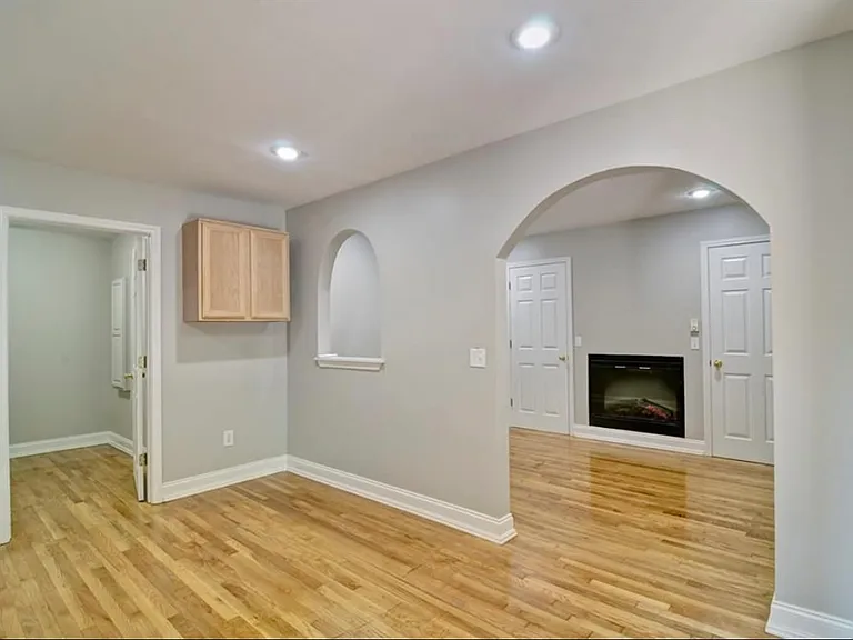 542 Parkstone Ln — Photo 34