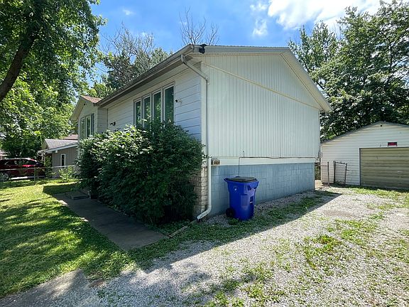 2nd image of 3265 Robin Dr