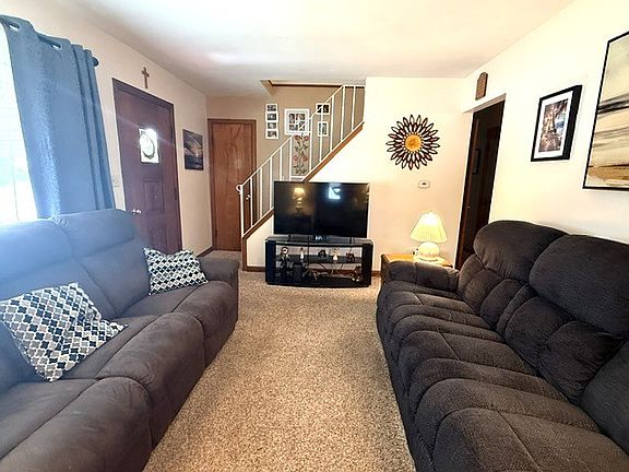 4th image of 1322 W 40th St