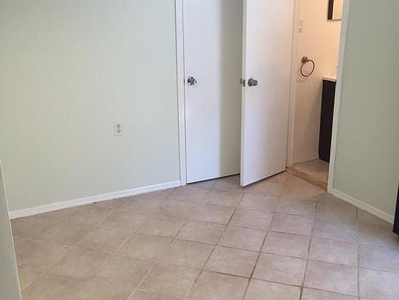 2nd image of 16 Norwich St