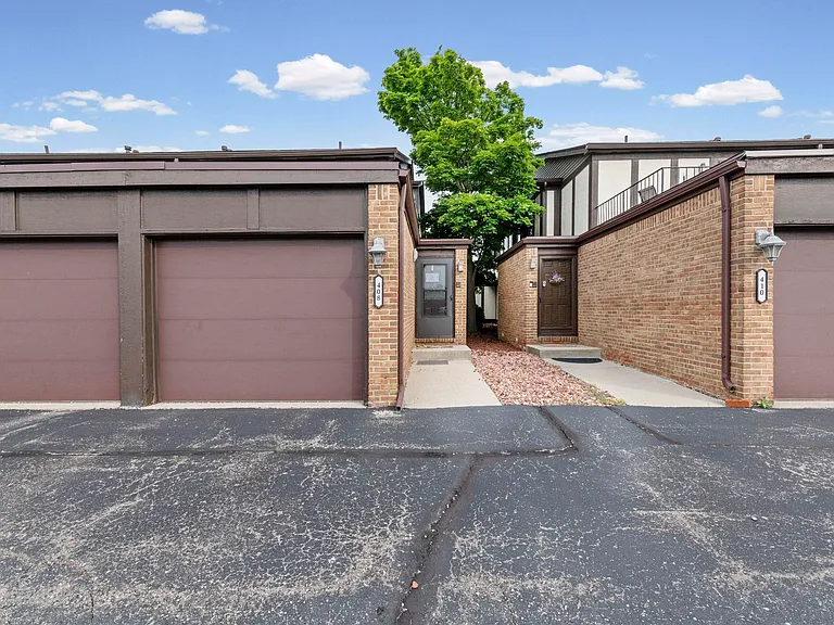 408 Country Club Dr — Photo 23