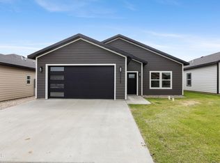 3329 35th St W, Williston, ND 58801
