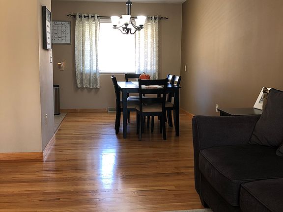 4th image of 2430 Edgewood Dr