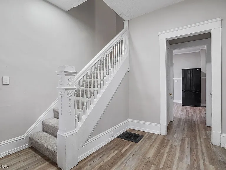 8210 Dorver Ave — Photo 4